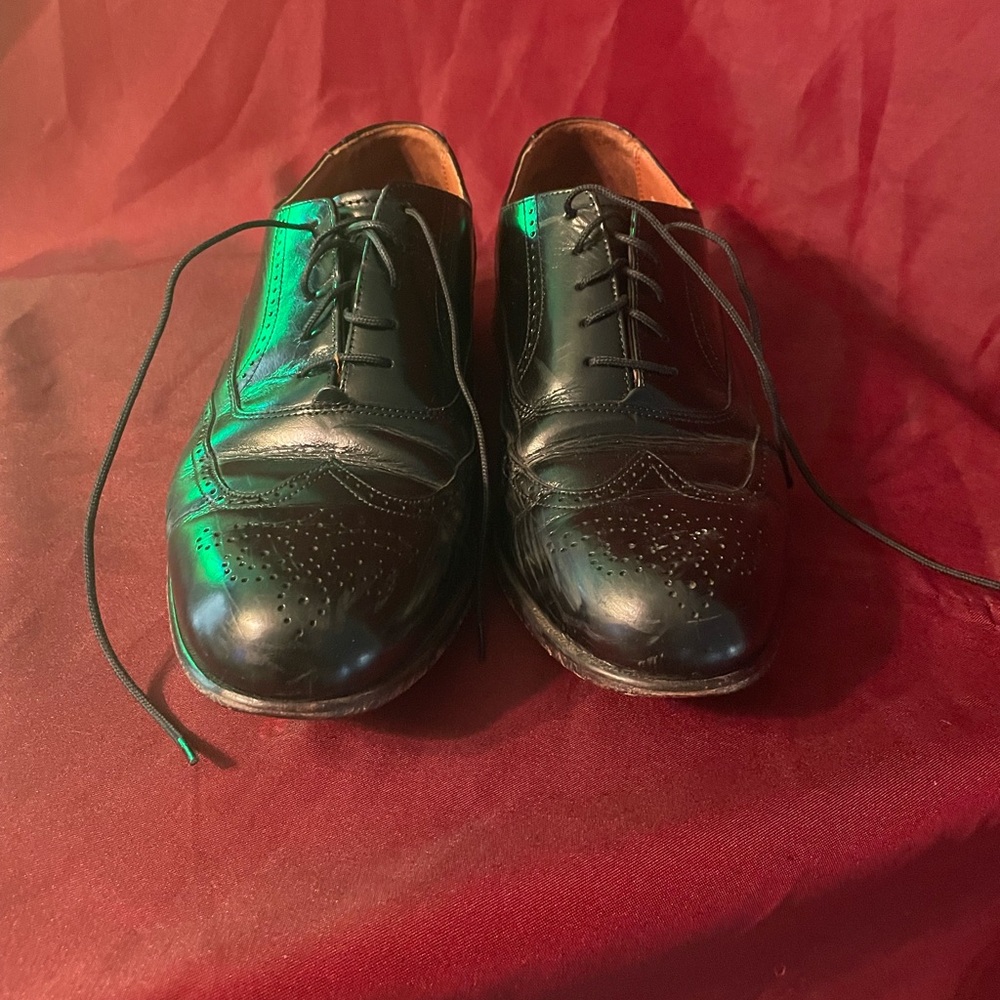 Black Wingtips